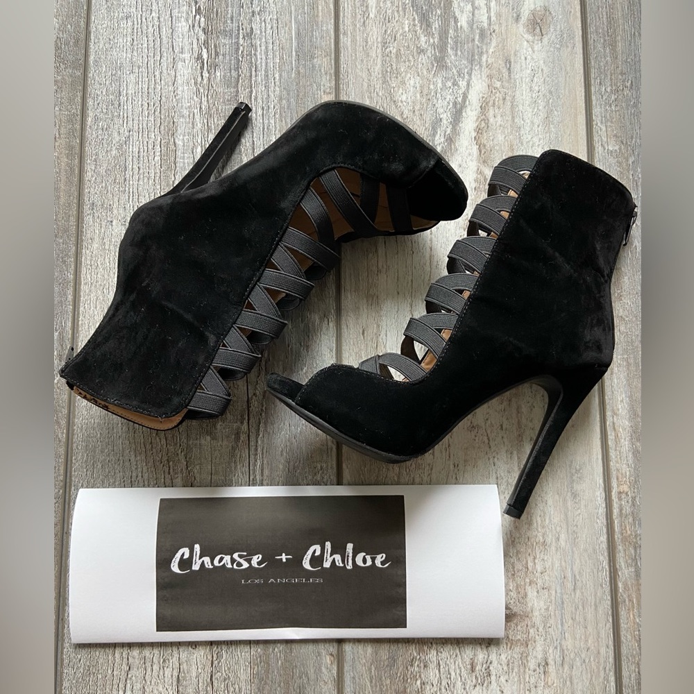👠 Chase & Chloe Tiffani Caged Black Suede Mini Bootie - Size 6